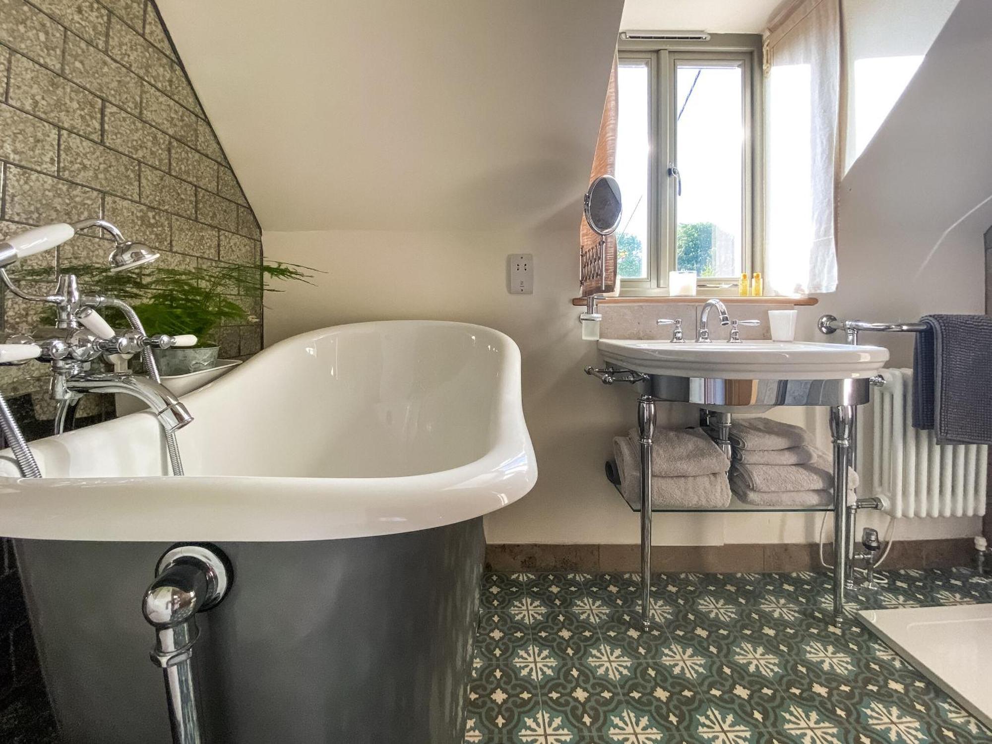 Finch Cottage Farnborough  外观 照片